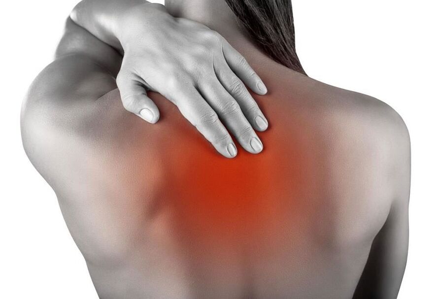 Ihe mgbu n'etiti ubu na-acha odo odo na thotacic osteochondrosis